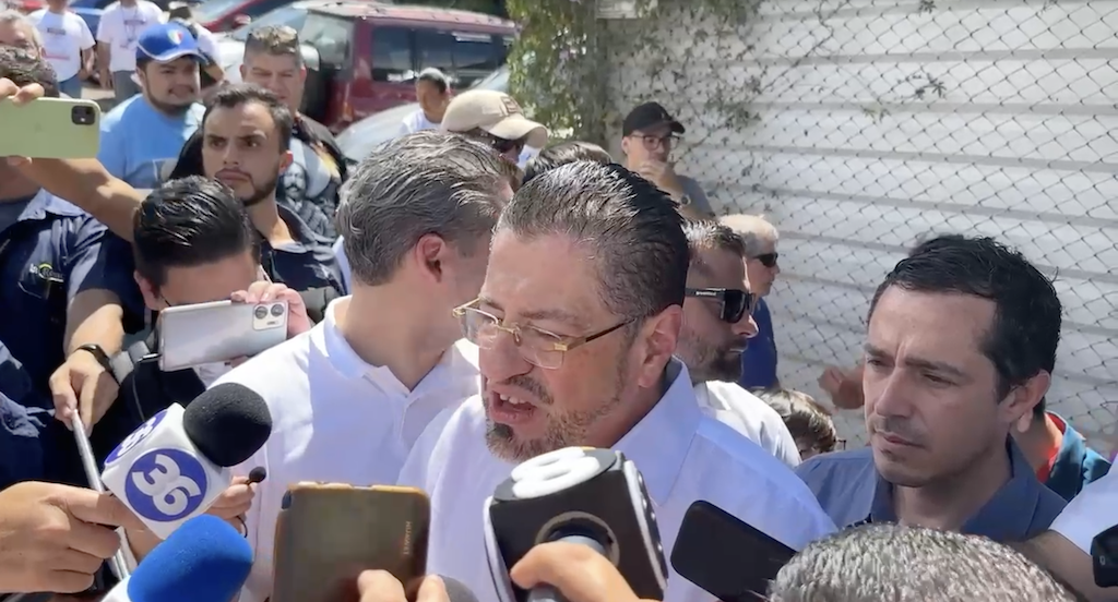 Presidente Chaves votó e hizo un llamado de unión a nivel país