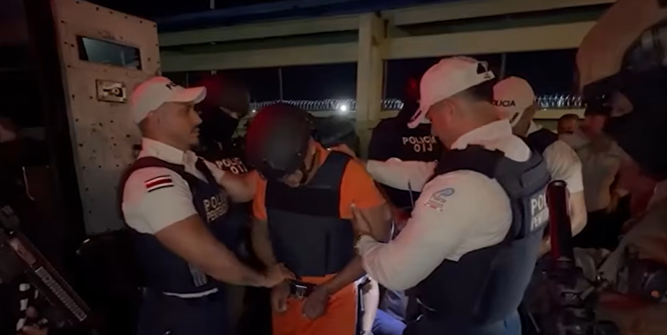 Investigan presunta colaboración de policías con organización de alias “Diablo”