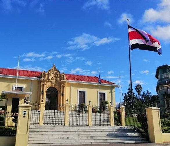Gobierno nombra siete nuevos embajadores con prioridad a diplomáticos de carrera